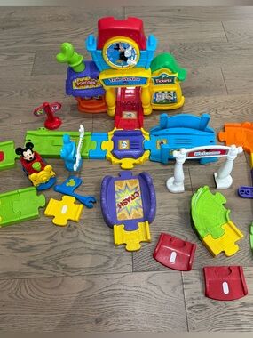 Mickey mouse train station vtech go go smart wheels